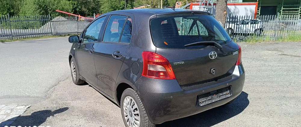 Toyota Yaris cena 14900 przebieg: 123000, rok produkcji 2007 z Góra małe 16